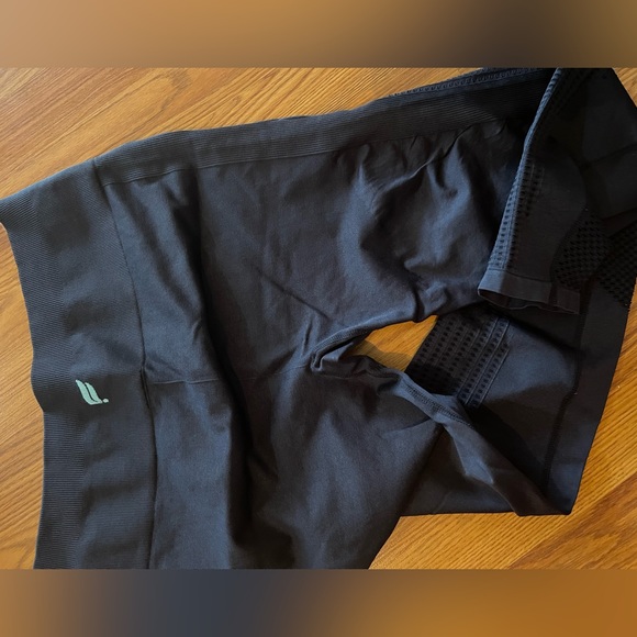 Fabletics Leggings - Picture 6 of 7